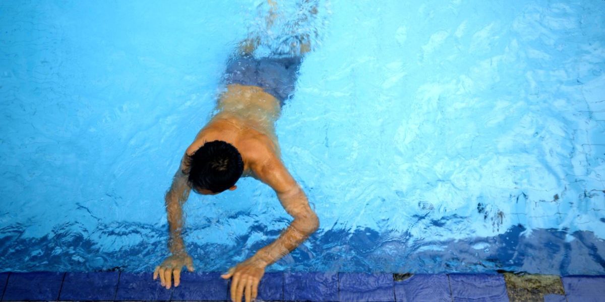 Leaning to swim helped Najib, an Afghan refugee living in Indonesia, to cope with stress.